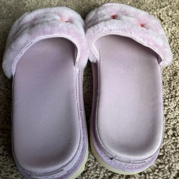 SOLD ON CROSSPOST UGG Laton Fluffy Flatform logo slides - Picture 14 of 14